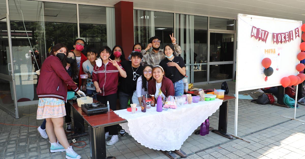 Close-up van camera in natuurlijk licht tijdens een shoot.